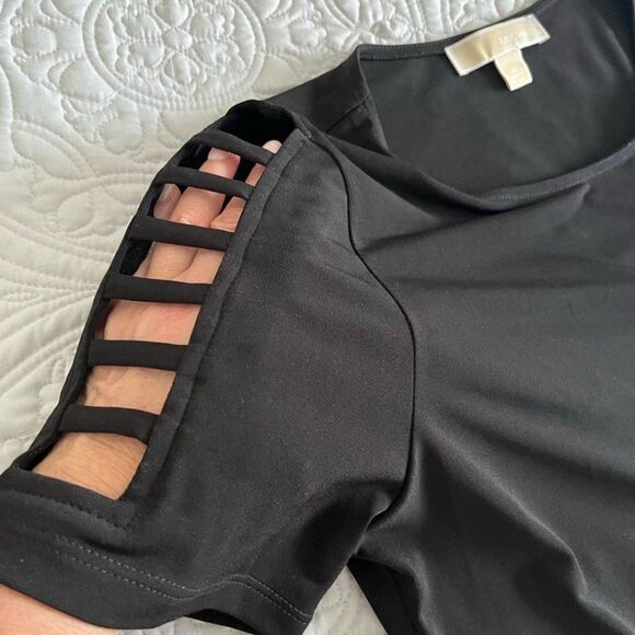 MICHAEL MICHAEL KORS || Black Short Ladder Sleeve Top. Sz. M - Picture 2 of 8